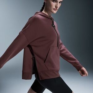 On running hoodie size XL . Color burgun . Used